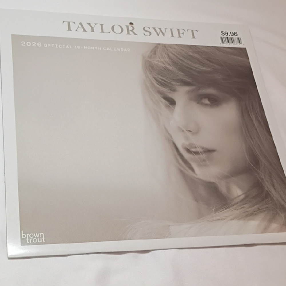 NWT Taylor Swift 12 Month Calendar
